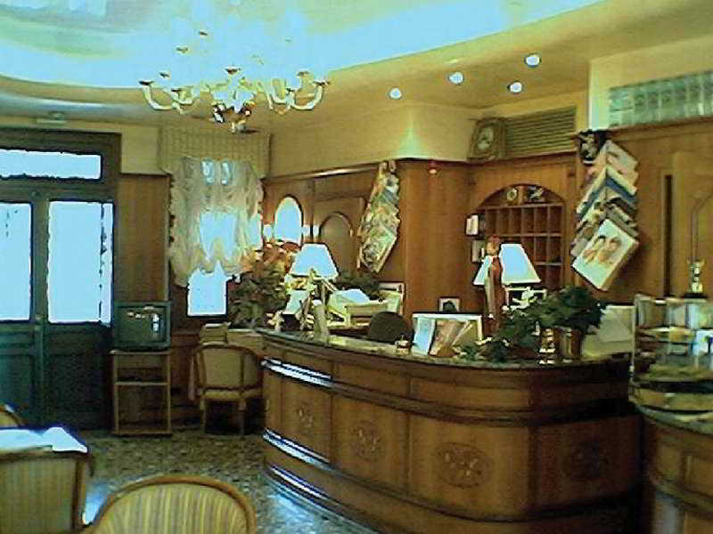 Park Hotel Villa Leon D'Oro Noventa di Piave Dış mekan fotoğraf